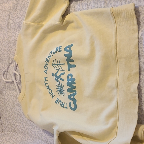 Aritzia cozy oversized boyfriend crew - Picture 3 of 3